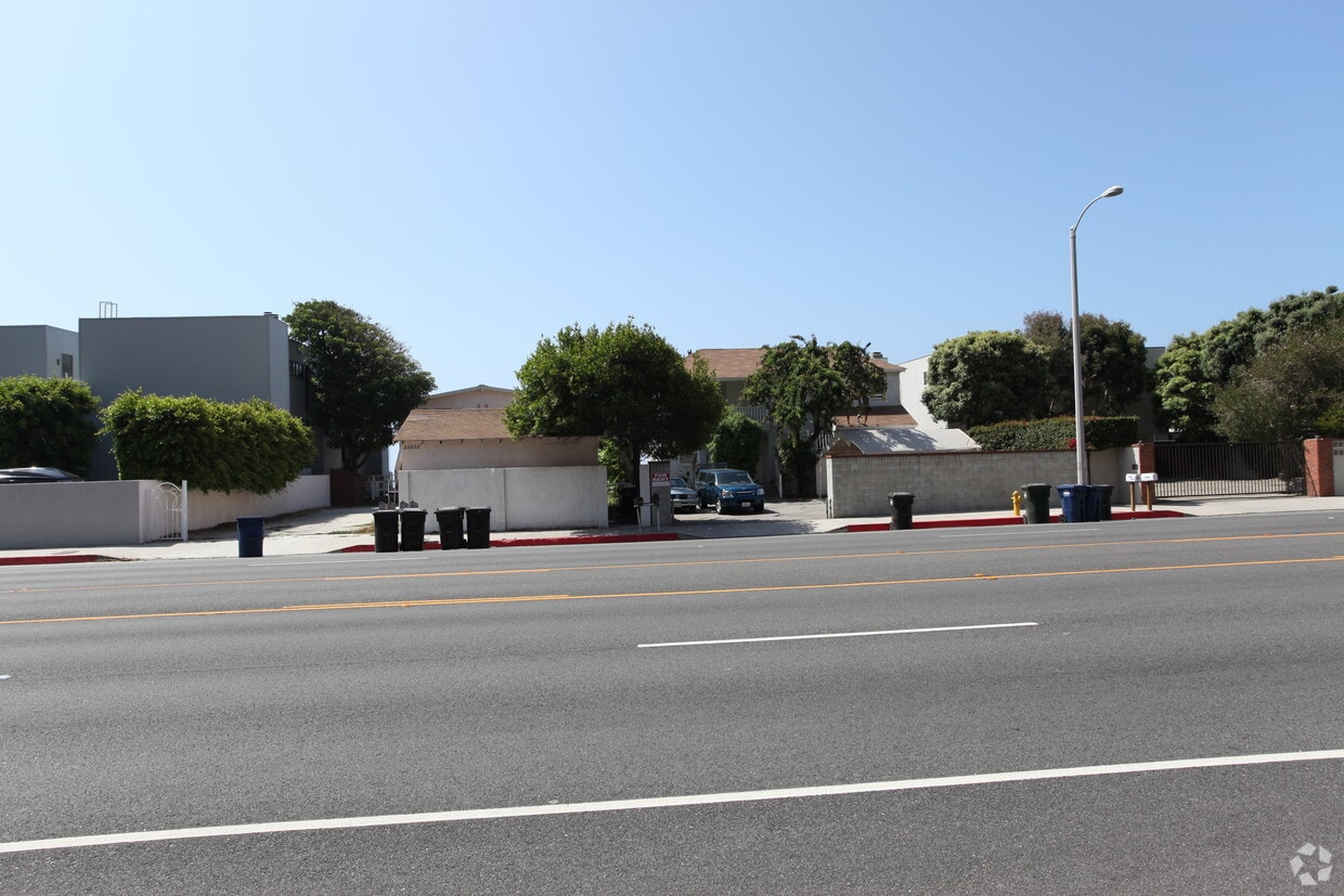 Building Photo - 22832 Pacific Coast Hwy