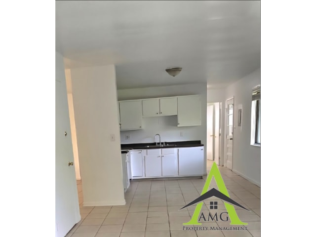 Foto del edificio - 9811 E 24th St