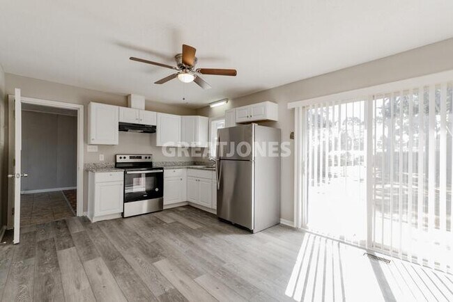 Building Photo - 304 Glen Canyon Dr