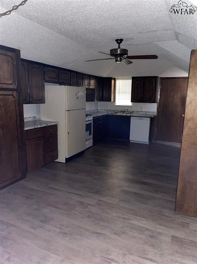 Building Photo - 4103 Hughes Dr