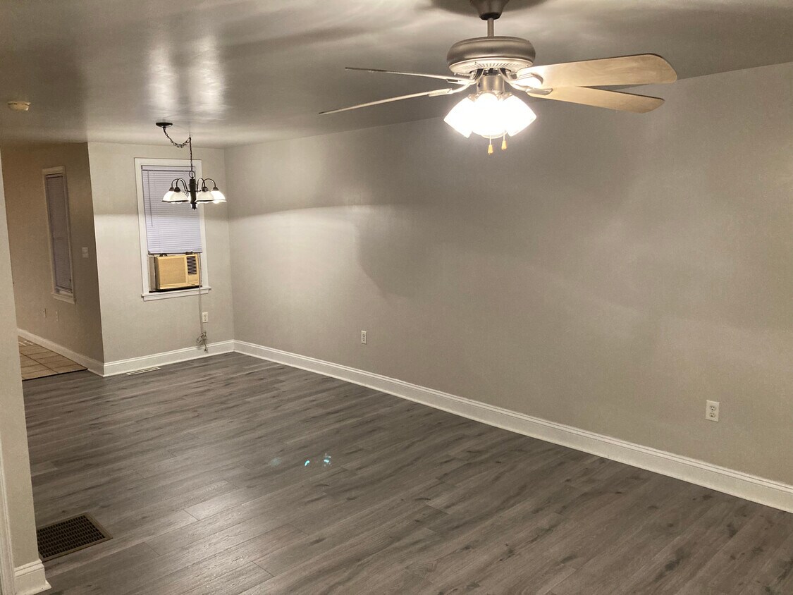Foto principal - 1038 Washington St