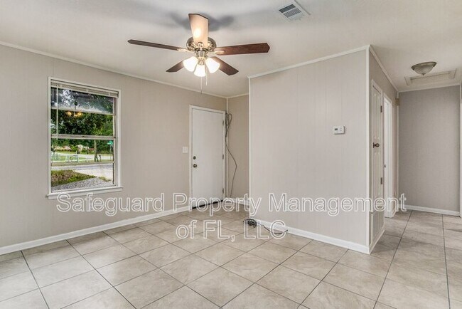 Foto del edificio - 1015 Winton Ave