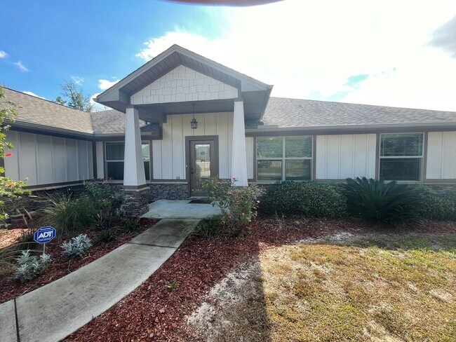Building Photo - Navarre - Holley By the Sea - 4 Bedrooms, 2 Bathrooms - office space potential