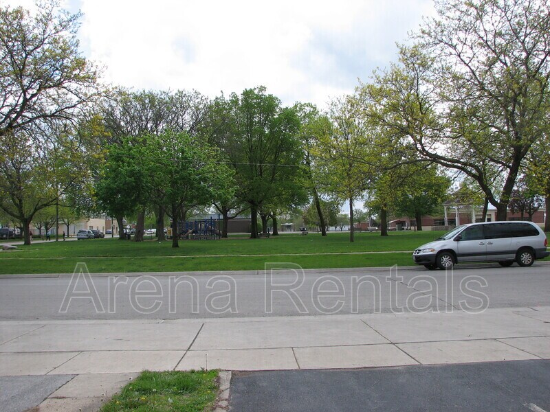 Foto del edificio - 322 N 1st St