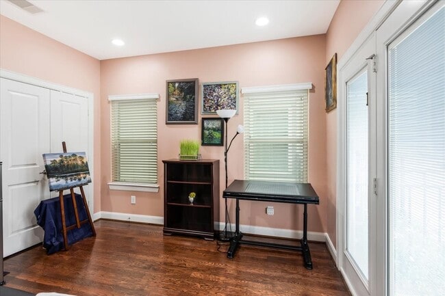 Building Photo - 8227 Cambridge St