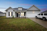 Foto principal - Charming 3BR House in Warrenville