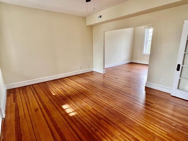 Foto del edificio - 230 E 40th St