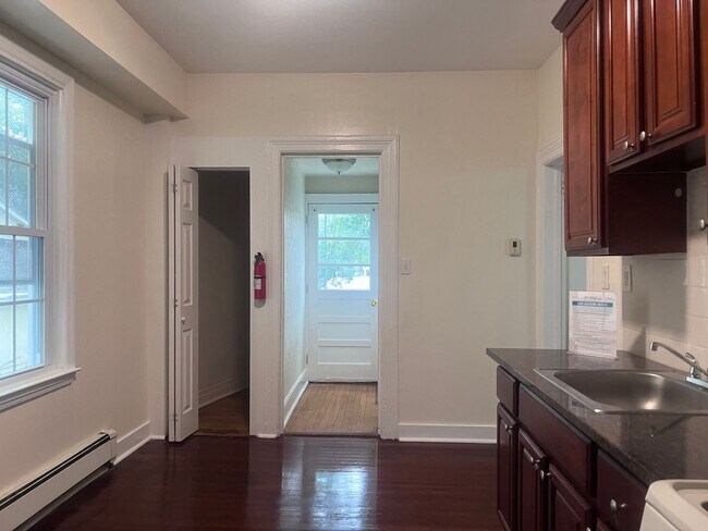 Foto del edificio - Charming 2BR Apartment in New Rochelle
