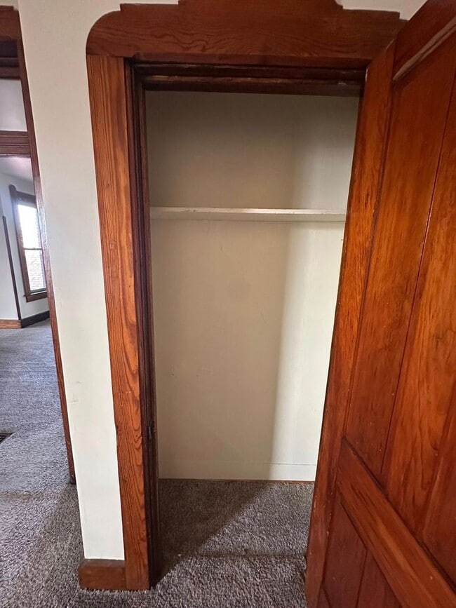 Building Photo - 319 S 8th St