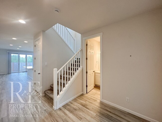 Building Photo - 10352 Chimes Pl NW
