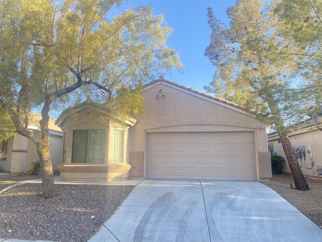 Foto principal - 9613 Cedar Park Ave
