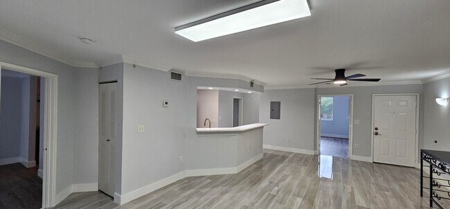 Building Photo - 400 Scotia 203 Dr