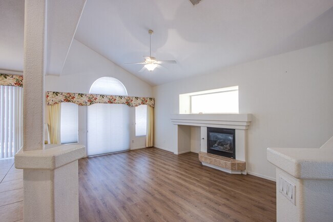 Foto del edificio - 7461 Mission Palm St