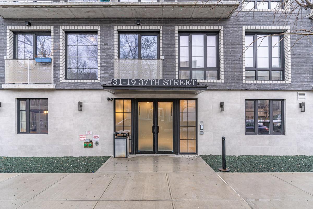 Foto principal - 31-19 37th St