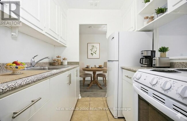 Building Photo - 49 Glen Elm Ave