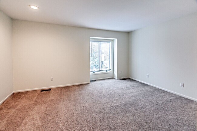 Foto del edificio - 2 bedroom, 2.5 bath townhome in Pike Creek