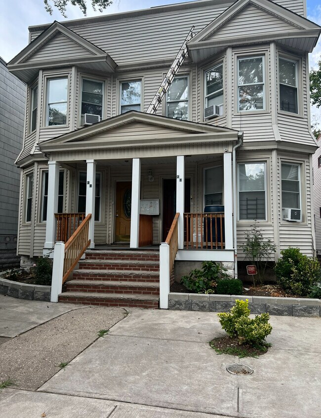 Building Photo - 30 Schuyler Ter