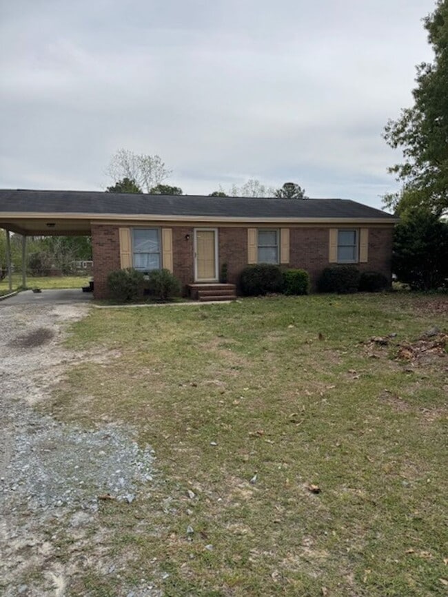 Building Photo - 112 Sandy Dr
