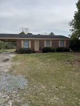 Building Photo - 112 Sandy Dr