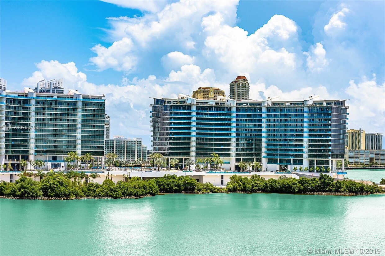 Foto principal - 5000 Island Estates Dr