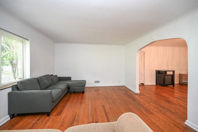 Foto del edificio - 872 Clifton Crest Terrace