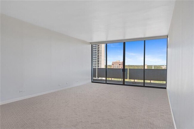 Foto del edificio - 2575 Peachtree Rd NE