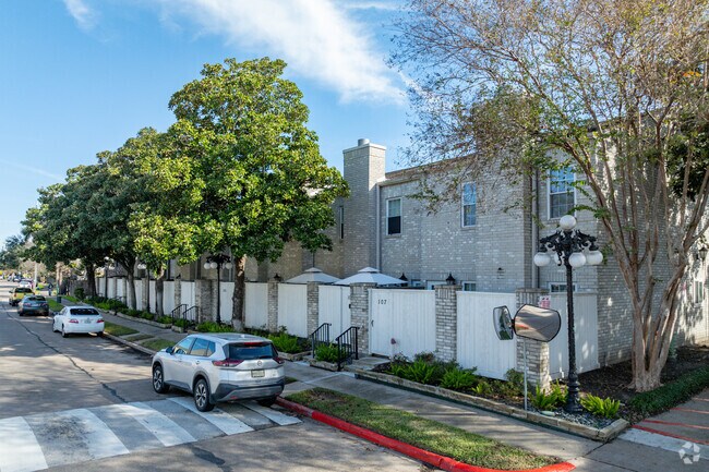 Calle Tanglewilde 3800 - 3800 Tanglewilde St