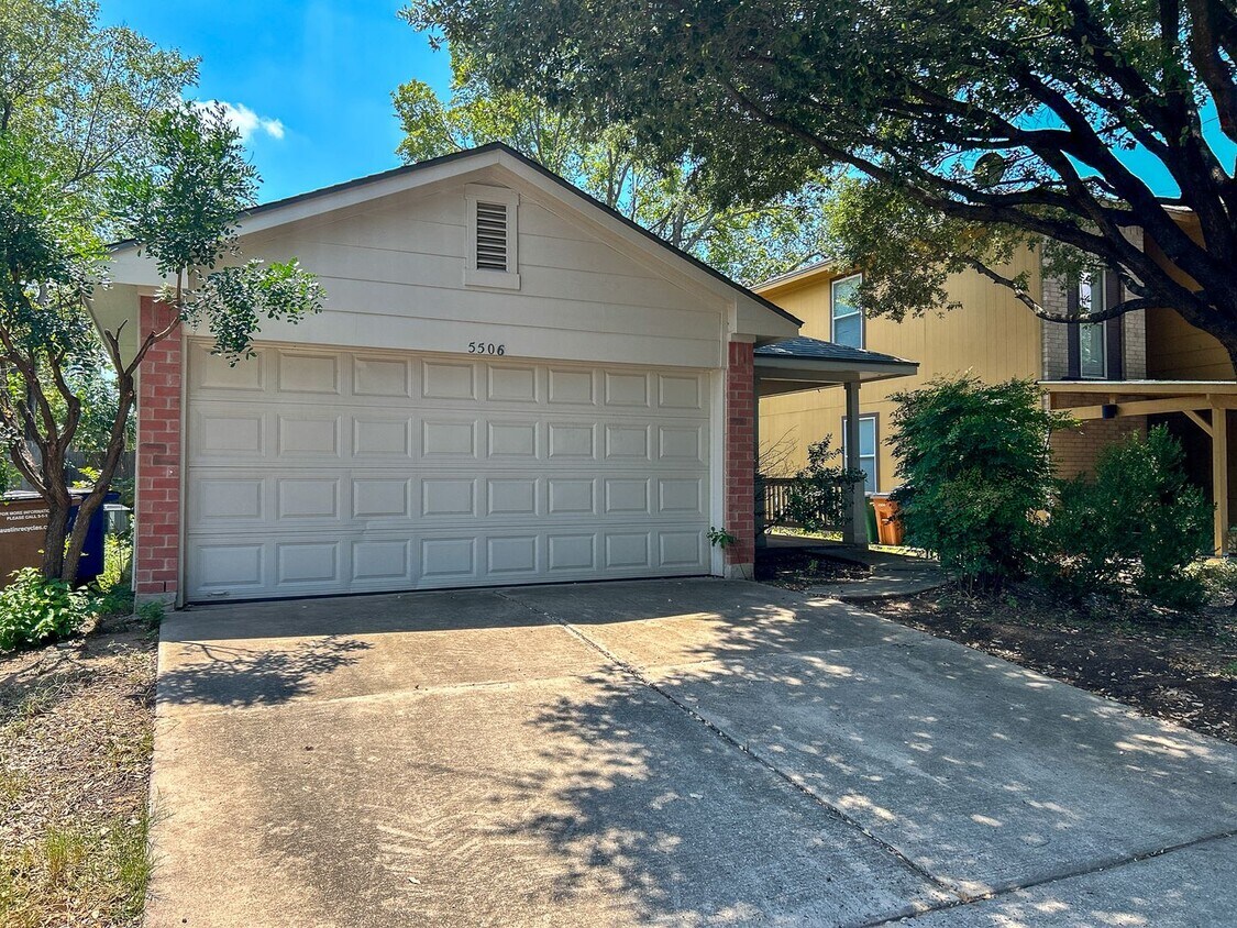 Foto principal - Cozy 3/2 house in Joseph Edward Subdivision