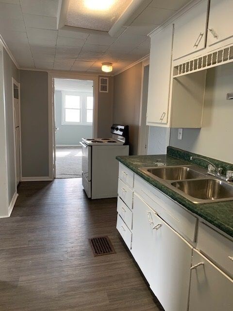 Foto del edificio - 1104 E 29th St Unit C (upstairs)