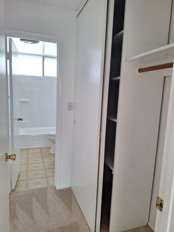 Building Photo - 609 De La Vina St
