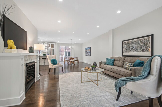 Foto del edificio - 8146 Lincoln Ave