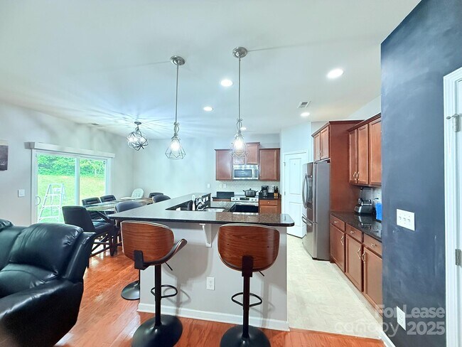 Foto del edificio - 923 Rook Rd