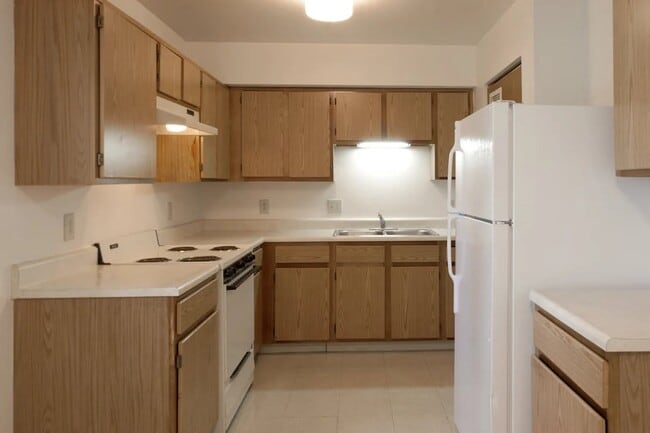 Building Photo - Glenwood Village