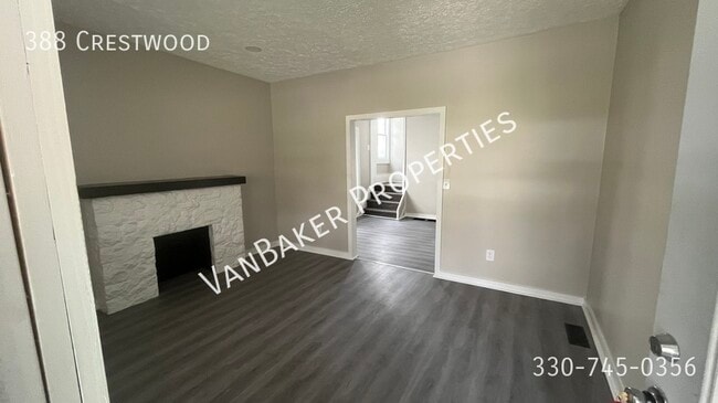Building Photo - 388 Crestwood-