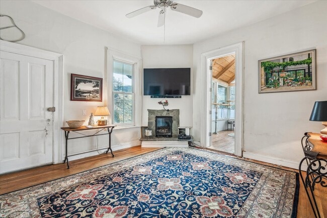 Building Photo - 139 Virginia Canyon Rd