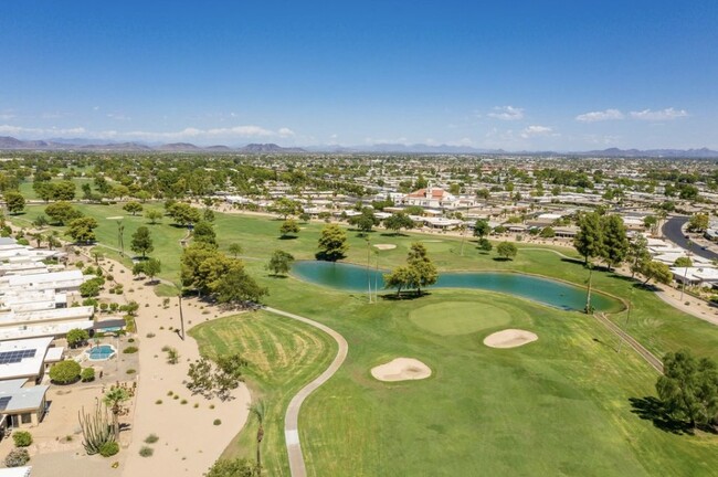 Building Photo - 10842 W Sequoia Dr