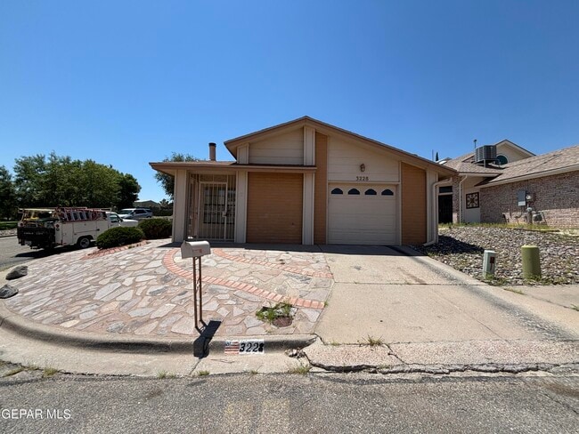 Building Photo - 3228 Mountain Ridge Dr