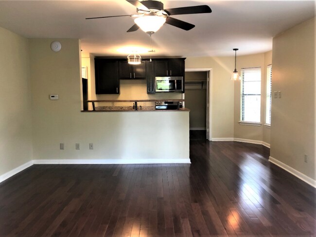 Foto del edificio - 518 E 7th St