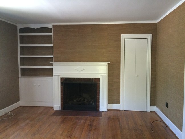 Building Photo - Great 1BR Duplex on Augusta Road