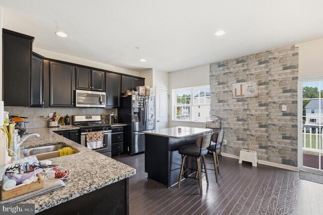 Foto del edificio - 141 Graystone Dr