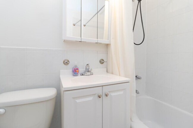 Foto del edificio - 250 E 82nd St