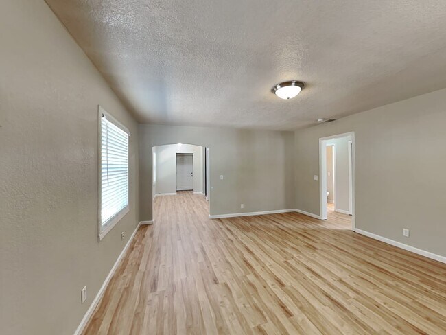 Foto del edificio - 4250 11th Ave