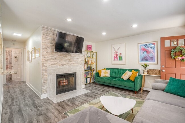 Building Photo - 4075 Marlborough Ave