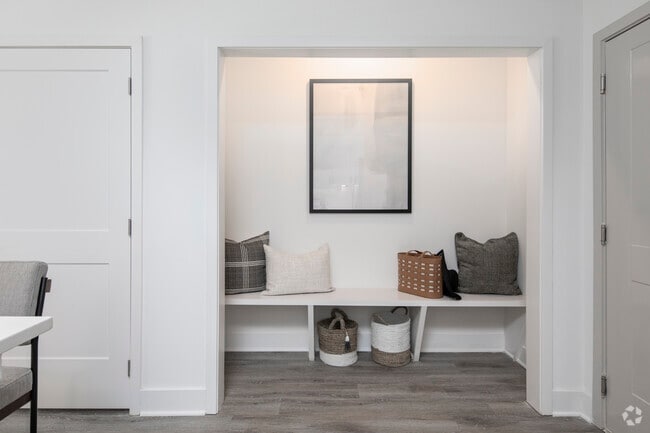 1 BR 1 BA, 819 SF - The Watts