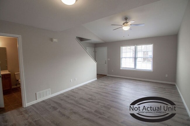 Building Photo - 1401-1403-1403 Bodie Dr