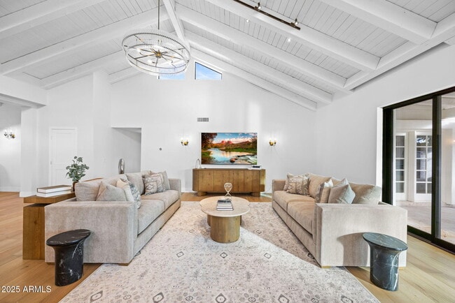 Foto del edificio - 10111 E Cholla St