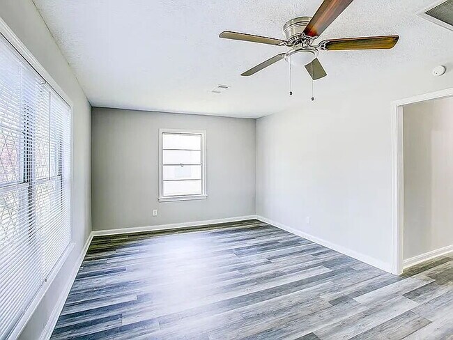 Building Photo - Bright & Spacious 3-Bedroom, 2-Bathroom Home in Pasadena | 1,653 Sq Ft | Pet Friendly
