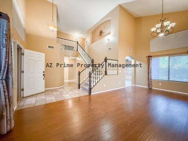 Foto del edificio - 2300 E Augusta Ave