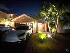 Building Photo - 855 San Remo Dr