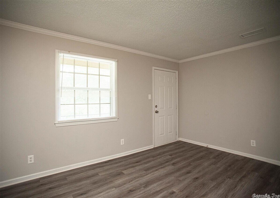 9101 N Rodney Parham Rd Unit 9, Little Rock, AR 72205 Room for Rent